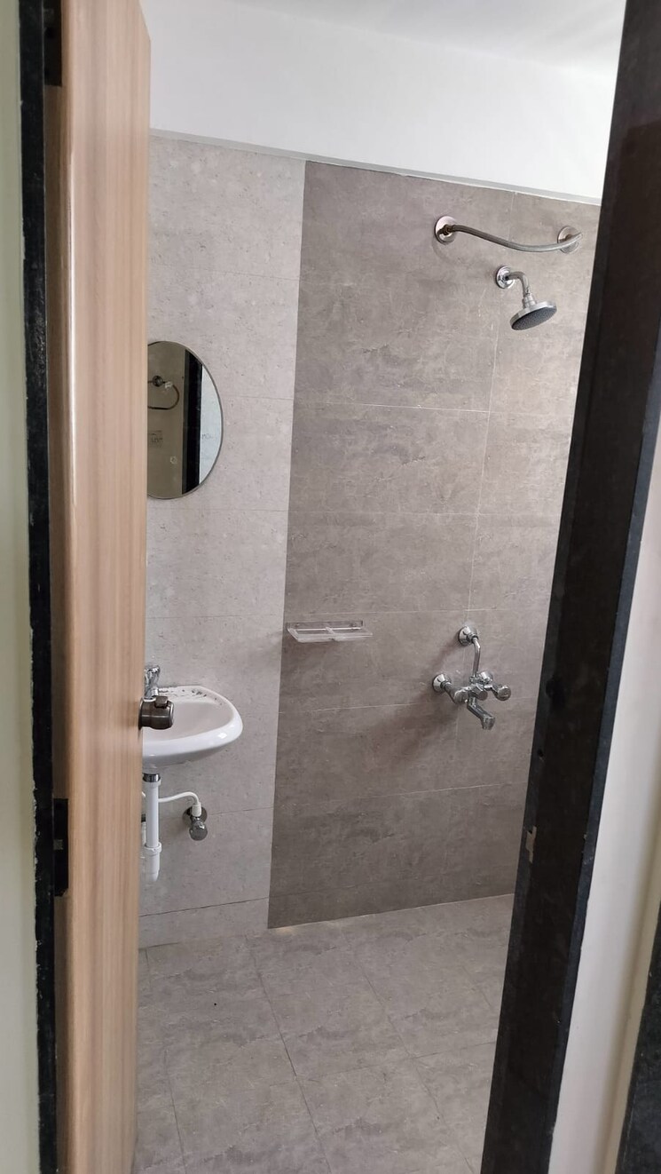Bathroom, kohinoor-jeeva 1 Bedroom 650 Sq.Ft. Apartment In Bibwewadi Pune 8663411