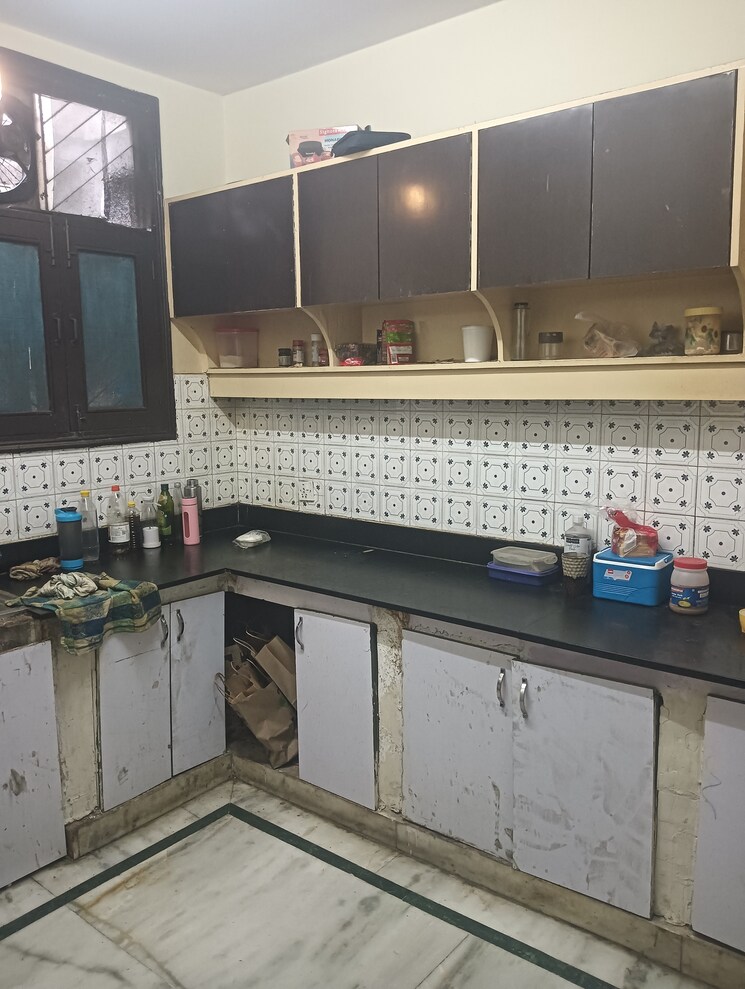 Kitchen, shivalik colony 3 Bedroom 1800 Sq.Ft. Apartment In Shivalik Colony Delhi 8663504