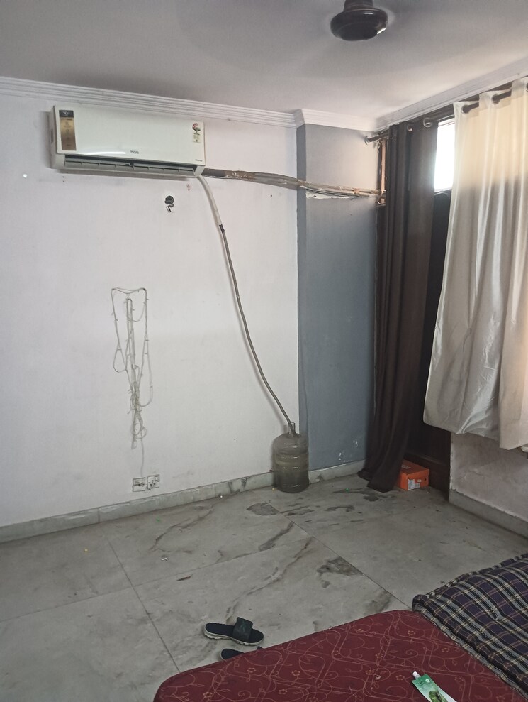 Room, shivalik colony 3 Bedroom 1800 Sq.Ft. Apartment In Shivalik Colony Delhi 8663504