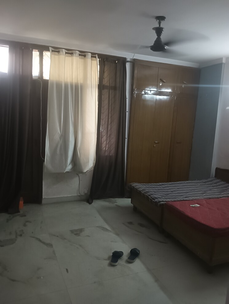 Room, shivalik colony 3 Bedroom 1800 Sq.Ft. Apartment In Shivalik Colony Delhi 8663504