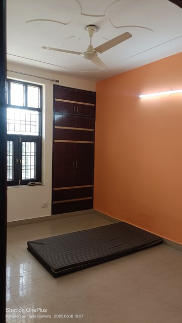 Room in 3 BHK Builder Floor at Ashoka Enclave – for Rent