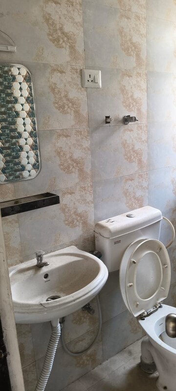 Bathroom in 2.5 BHK Builder Floor at Signature Global Park 4 and 5, Sohna Sector 36 – for Rent