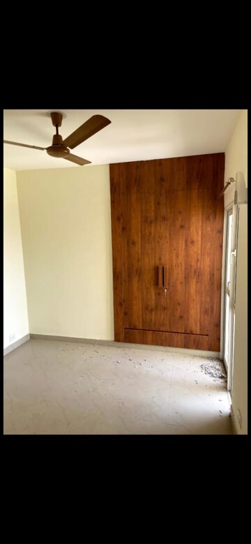 Room in 2 BHK Apartment at Jaypee Greens Aman, Sector 151 – for Sale