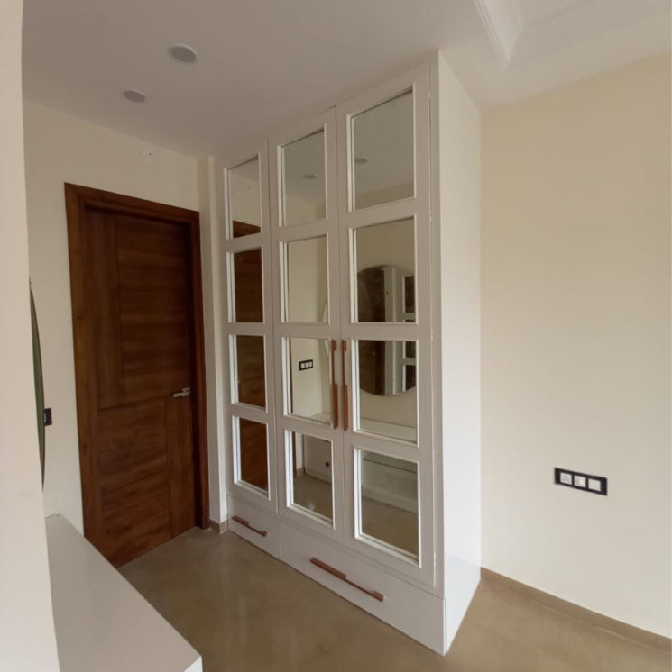 Room, sector 15 4 Bedroom 2500 Sq.Ft. Independent House In Sector 15 Chandigarh 8663519