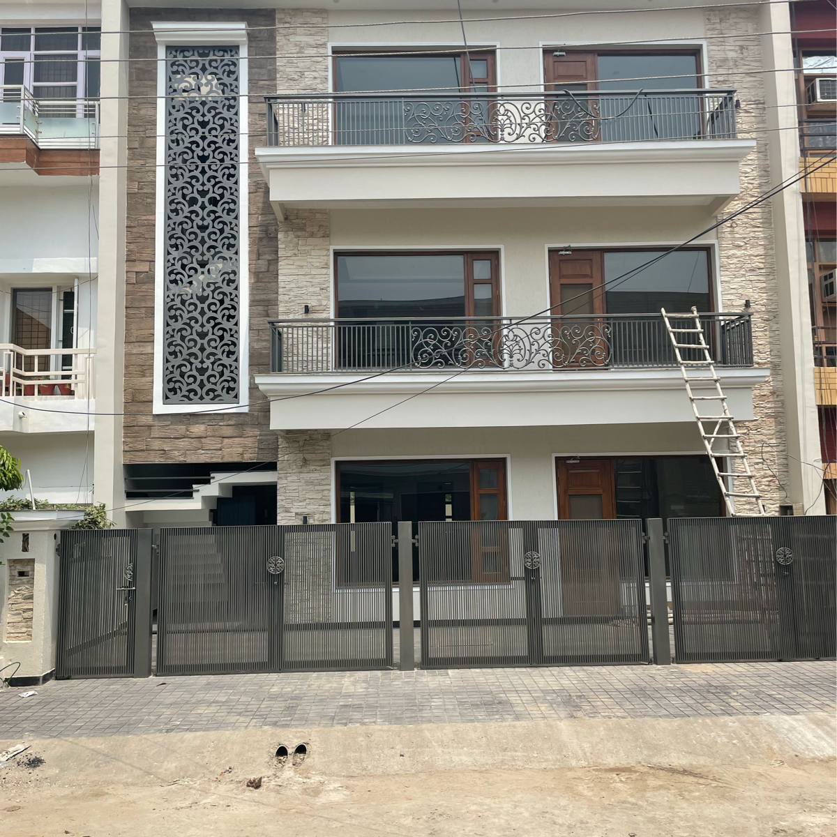 4 BHK + Study Room Independent House For Sale in Sector 15