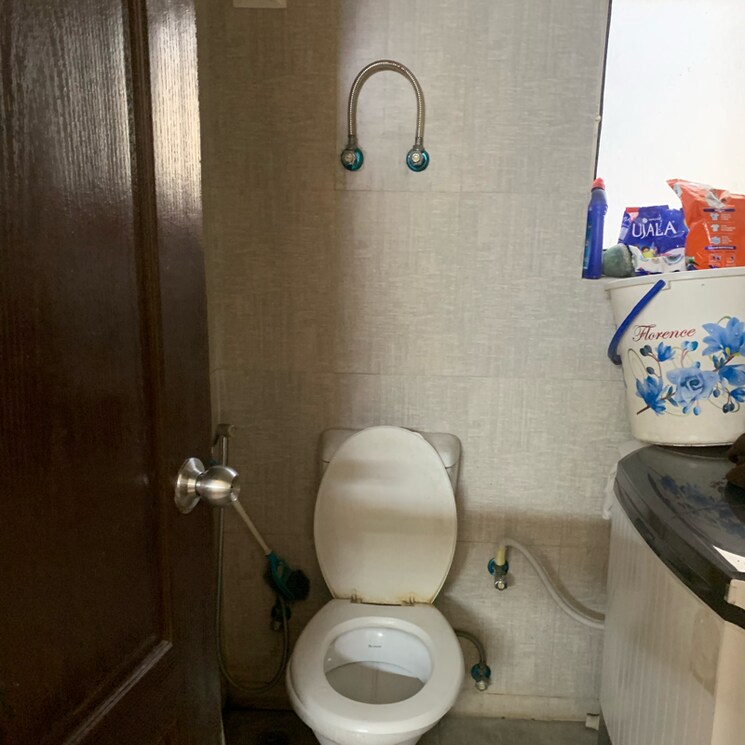 Bathroom, aditya-urban-homes 1 Bedroom 585 Sq.Ft. Apartment In Shahpur Bamheta Ghaziabad 8663600