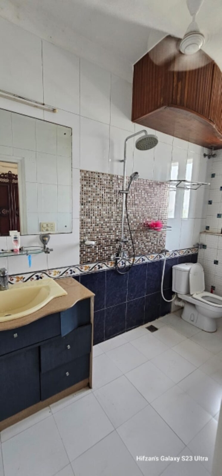 Bathroom, marine drive 3 Bedroom 1800 Sq.Ft. Apartment In Marine Drive Mumbai 8663650