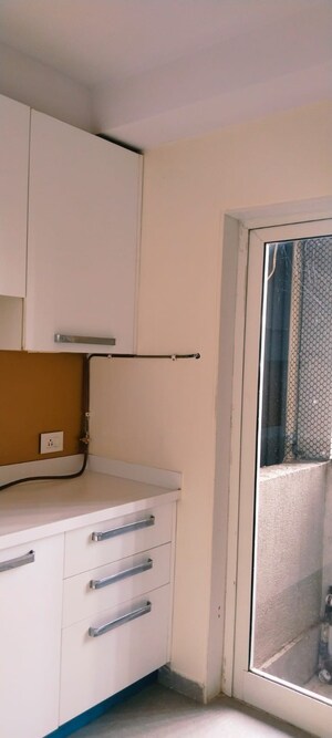 Room in 3 BHK Apartment at Joy Valencia, Jogeshwari East – for Sale