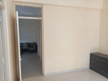 Room in 2 BHK Apartment at Breez Global Heights, Sohna Sector 33 – for Rent