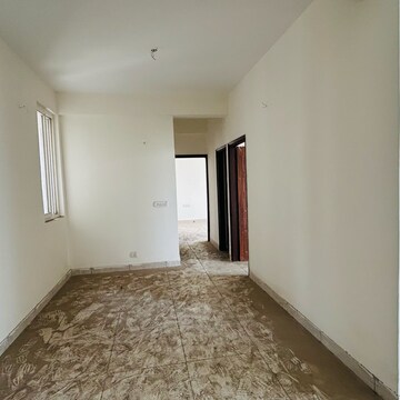 Room in 3.5 BHK Apartment at Ushay Towers, New Tara Nagar – for Sale