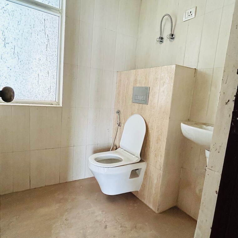 Bathroom, ushay-towers 3.5 Bedroom 2120 Sq.Ft. Apartment In New Tara Nagar Sonipat 8663827