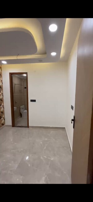 Room in 3 BHK Builder Floor at Govindpuri – for Sale