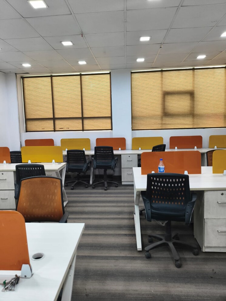 Team Area, sector 16 Commercial Office Space 1500 Sq.Ft. In Sector 16 Noida 8663836