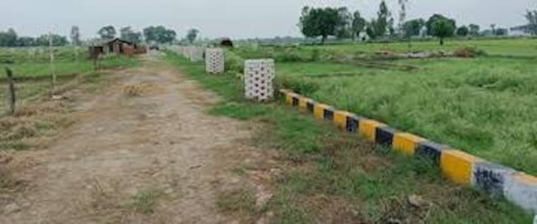 Garden, sector 151  162 Sq.Mt. Plot In Sector 151 Noida 8663845