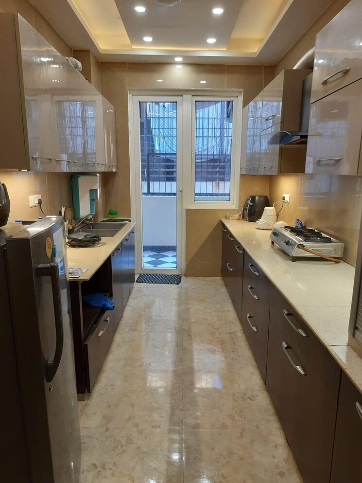 Kitchen, ardee-city 4 Bedroom 4500 Sq.Ft. Apartment In Sector 52 Gurgaon 8663850