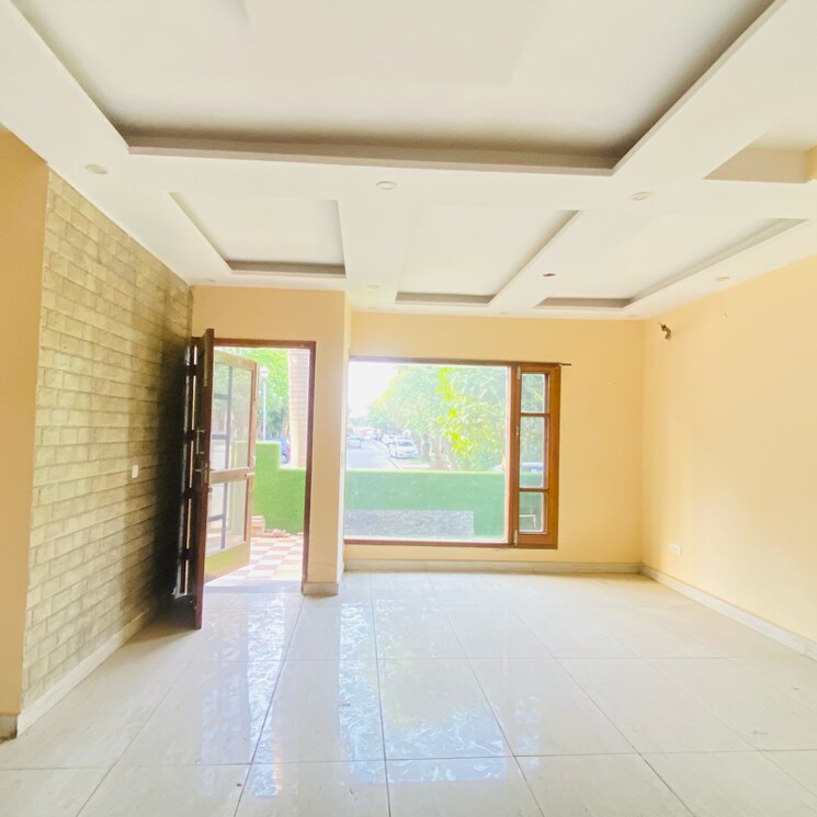 Room, omaxe-new-chandigarh 5 Bedroom 200 Sq.Yd. Independent House In Mullanpur Chandigarh 8663914
