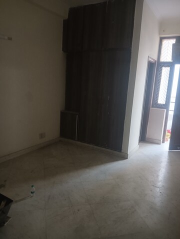 Room in 3 BHK Builder Floor at Malviya Nagar – for Rent