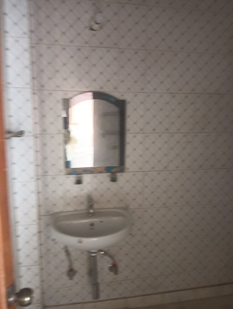 Bathroom, malviya nagar 3 Bedroom 1800 Sq.Ft. Builder Floor In Malviya Nagar Delhi 8663965
