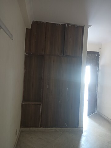 Furnished Amenities in 3 BHK Builder Floor at Malviya Nagar – for Rent