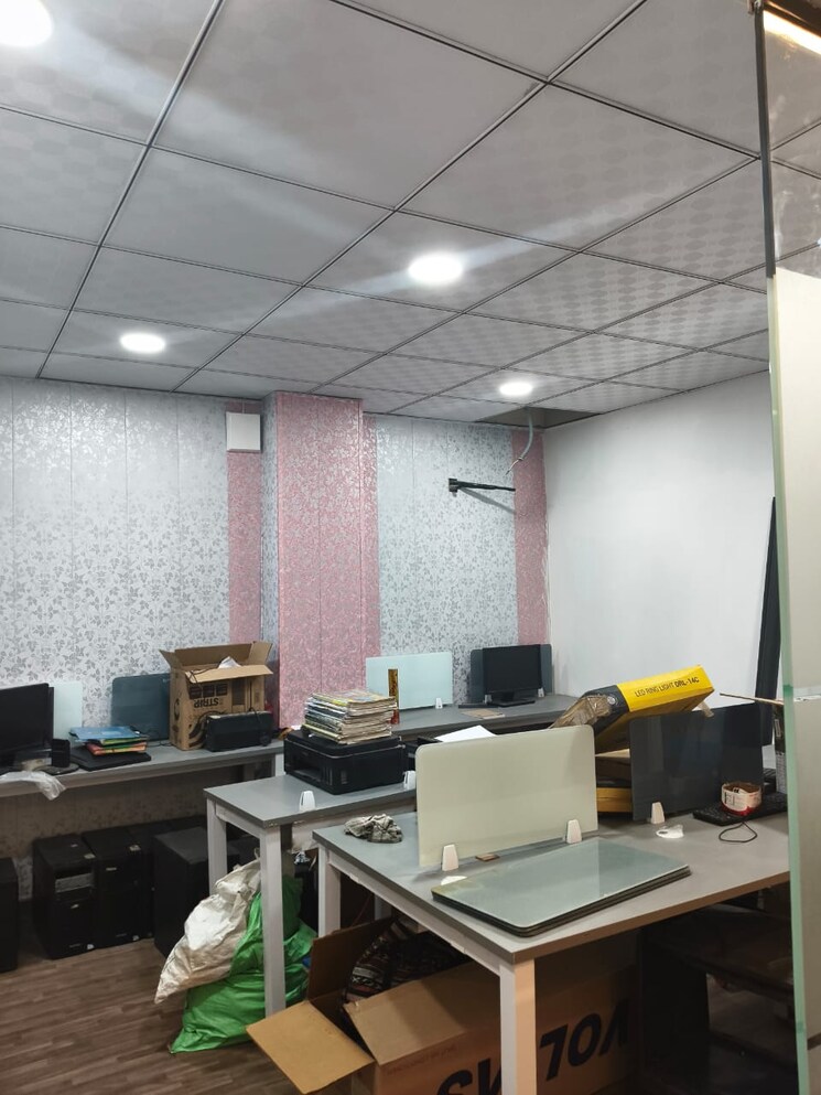 Team Area, sector 67 Commercial Office Space 3000 Sq.Ft. In Sector 67 Noida 8663937