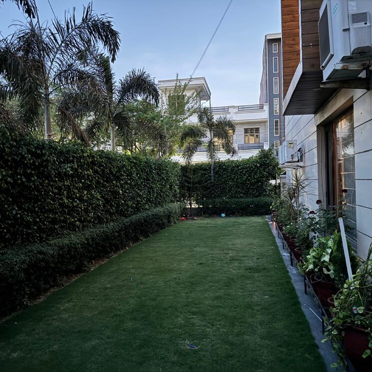 Garden, sector 80 6 Bedroom 256 Sq.Yd. Independent House In Sector 80 Mohali 8663946