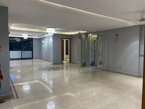 Room in 4 BHK Builder Floor at Sector 45 – for Sale