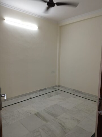 Room in 2 BHK Apartment at Panchsheel Vihar – for Rent