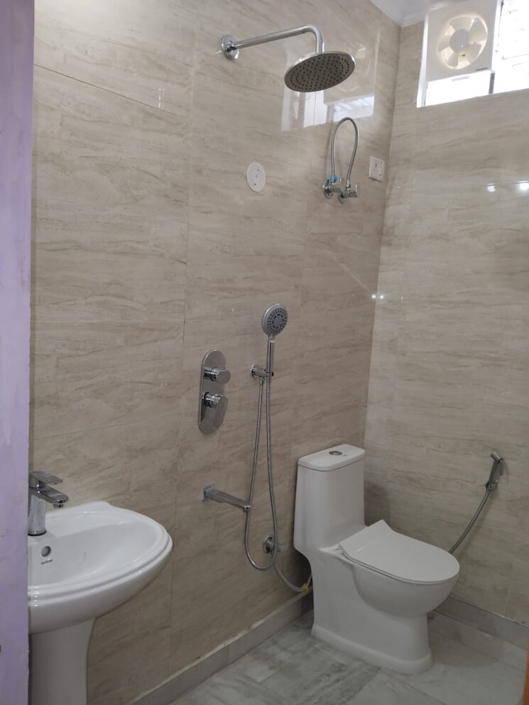 Bathroom, panchsheel vihar 2 Bedroom 900 Sq.Ft. Apartment In Panchsheel Vihar Delhi 8663961