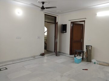 Room in 2 BHK Apartment at Panchsheel Vihar – for Rent