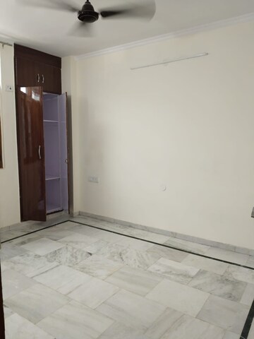 Room in 2 BHK Apartment at Panchsheel Vihar – for Rent