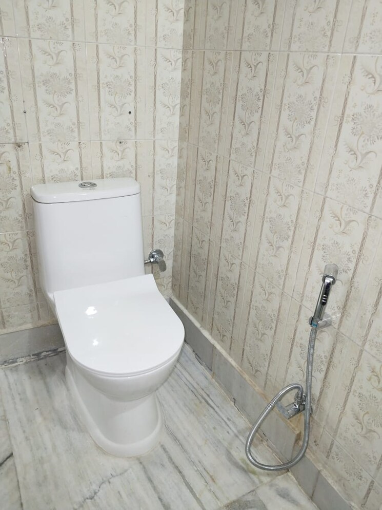 Bathroom, panchsheel vihar 2 Bedroom 900 Sq.Ft. Apartment In Panchsheel Vihar Delhi 8663961