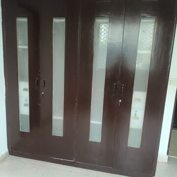 Building Lobby in 4 BHK Apartment at DLF Oakwood Estate, Dlf Phase ii – for Rent