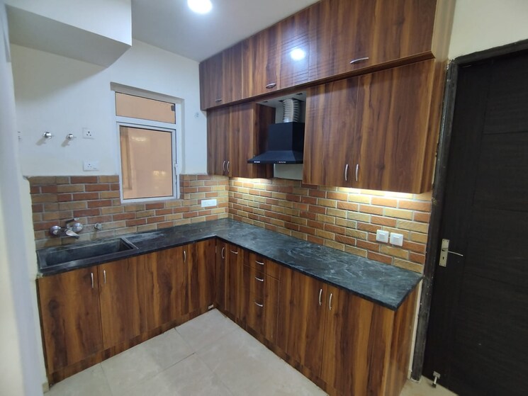 Kitchen, signature-global-park-4-and-5 3 Bedroom 1081 Sq.Ft. Builder Floor In Sohna Sector 36 Gurgaon 8664021