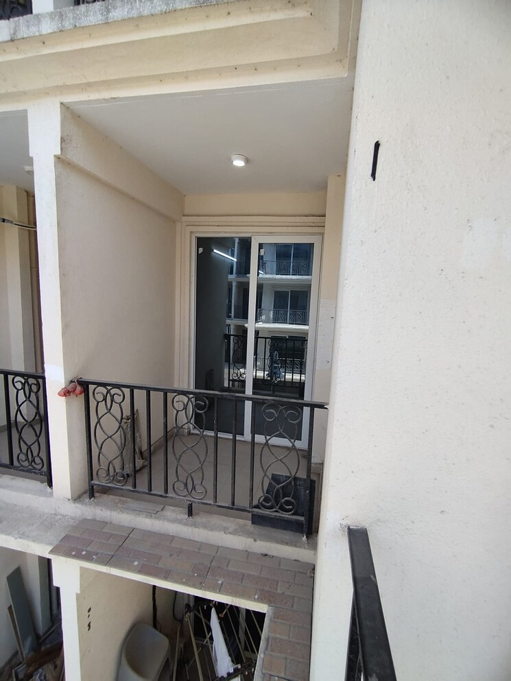 Balcony, signature-global-park-4-and-5 3 Bedroom 1081 Sq.Ft. Builder Floor In Sohna Sector 36 Gurgaon 8664021