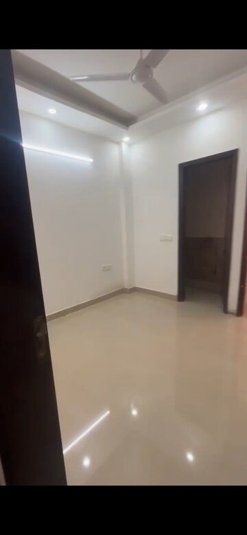Room in 2 BHK Builder Floor at Govindpuri – for Rent