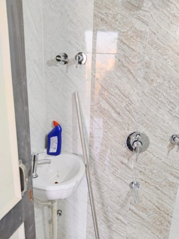 Bathroom, sarvodaya-paradise 2 Bedroom 1000 Sq.Ft. Apartment In Kalyan West Thane 8664031