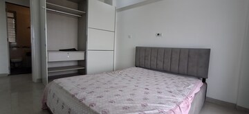 Room in 3 BHK Apartment at Omkar Alta Monte, Malad East – for Rent