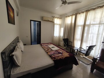 Living Room in 4 BHK Apartment at City Heights, Sector 39 – for Rent