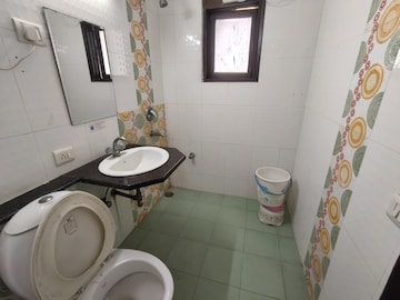 Bathroom in 4 BHK Apartment at City Heights, Sector 39 – for Rent