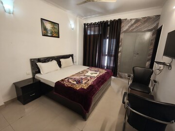 Bedroom in 4 BHK Apartment at City Heights, Sector 39 – for Rent