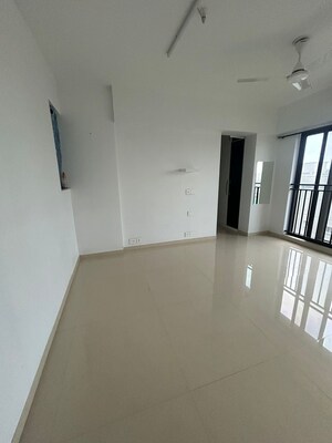 Room in 3 BHK Apartment at Peninsula Ashok Towers, Parel – for Sale
