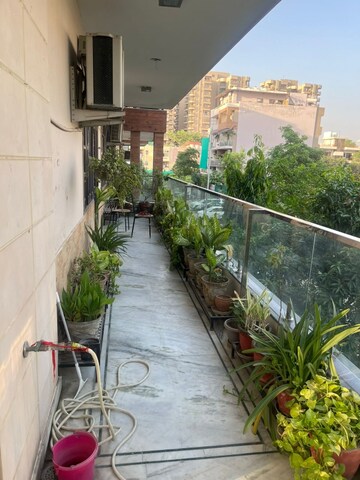 Balcony in 3 BHK Builder Floor at Sector 40 – for Rent