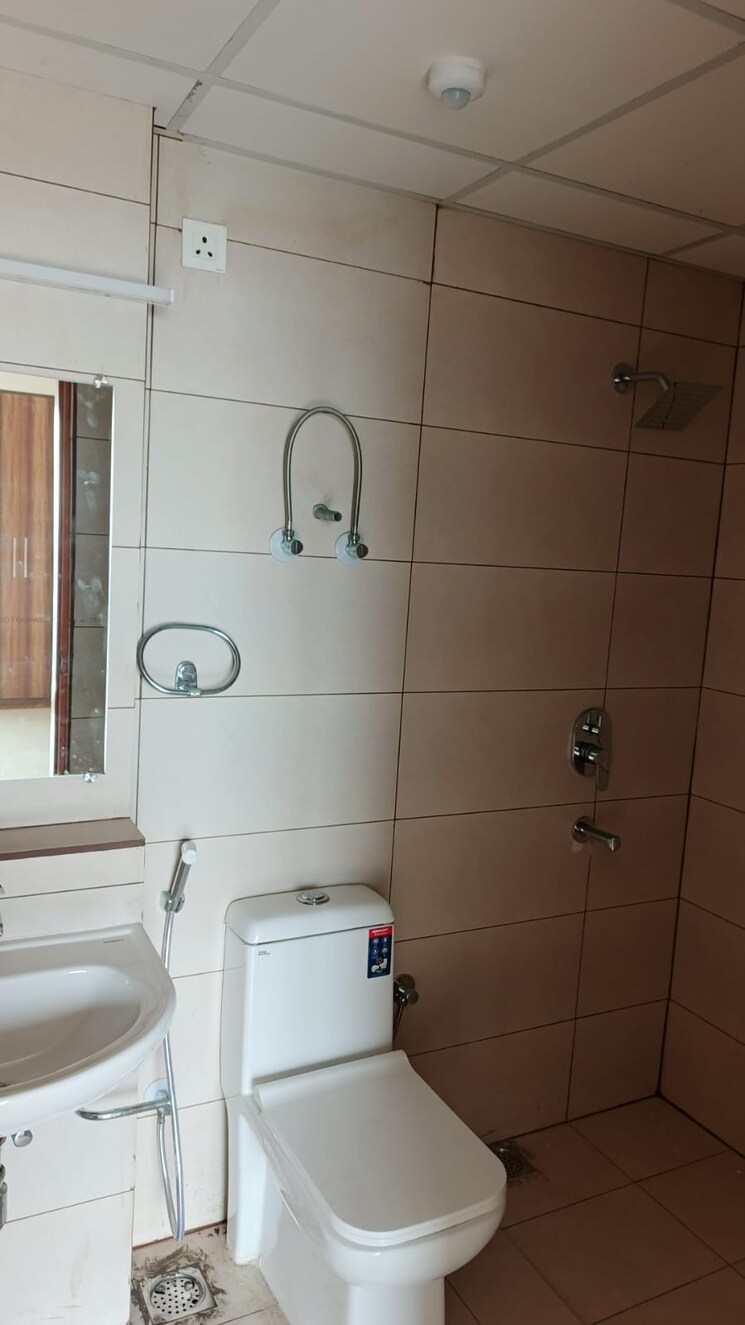 Bathroom, tata-eureka-park 3 Bedroom 1575 Sq.Ft. Apartment In Sector 150 Noida 8664143