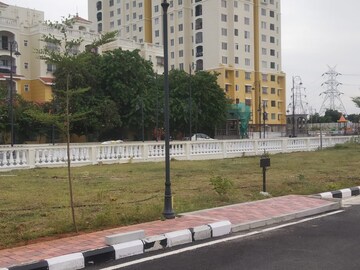  Plot For Sale in Siruseri