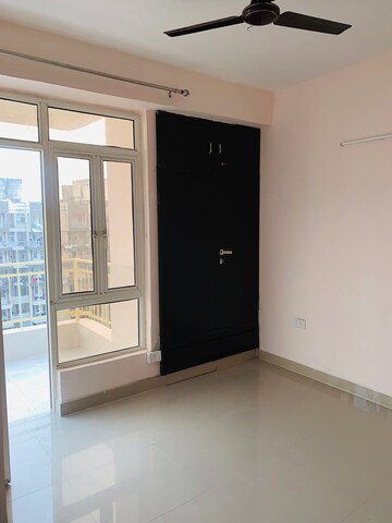 Room in 1 BHK Apartment at Supertech Ecovillage I, Sector 1 Greater Noida – for Rent
