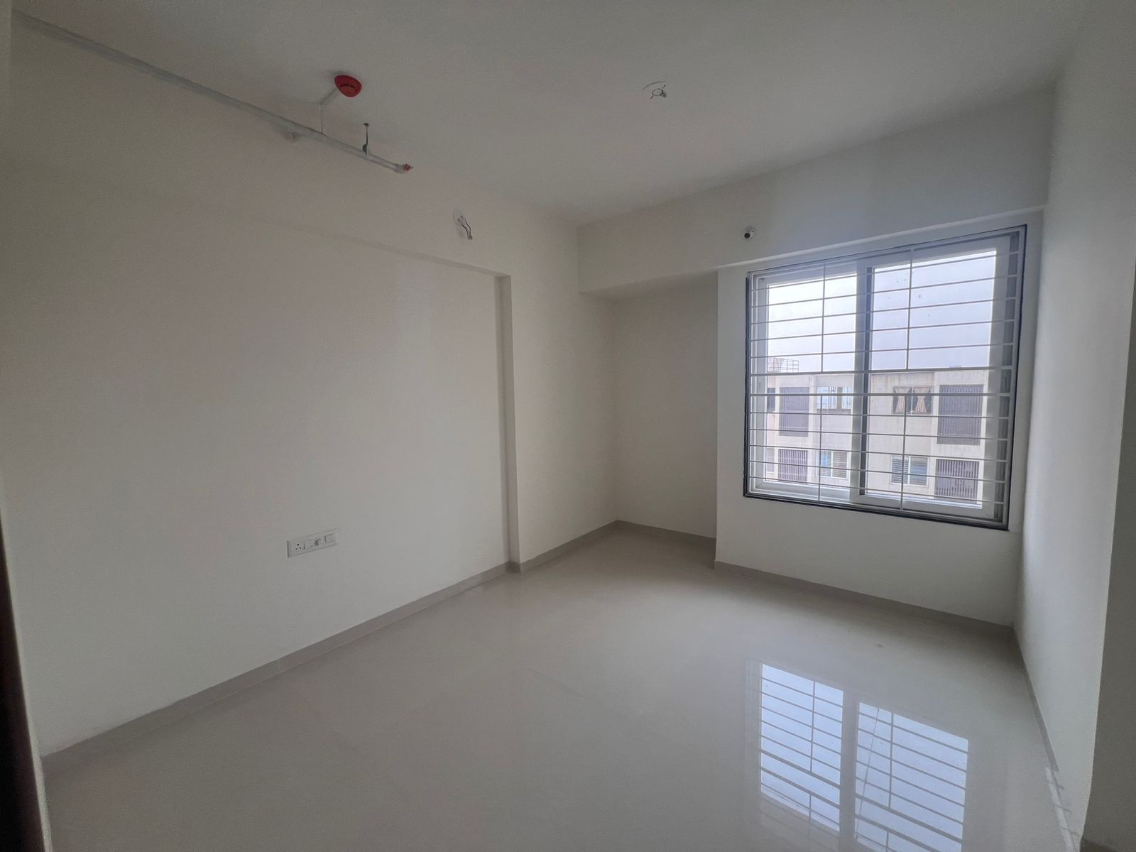 3 BHK + Extra Room Apartment For Rent in Rohan Mithila