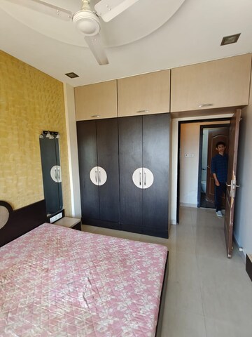 Room in 2 BHK Apartment at K Raheja Heights, Malad East – for Rent