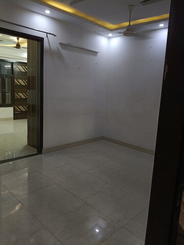 Room in 3 BHK Builder Floor at Dhakoli – for Rent
