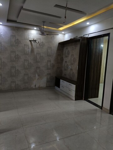 Room in 3 BHK Builder Floor at Dhakoli – for Rent