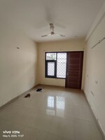 3 BHK + Study Room 240 Sq.Yd. Builder Floor in Sushant Lok 3